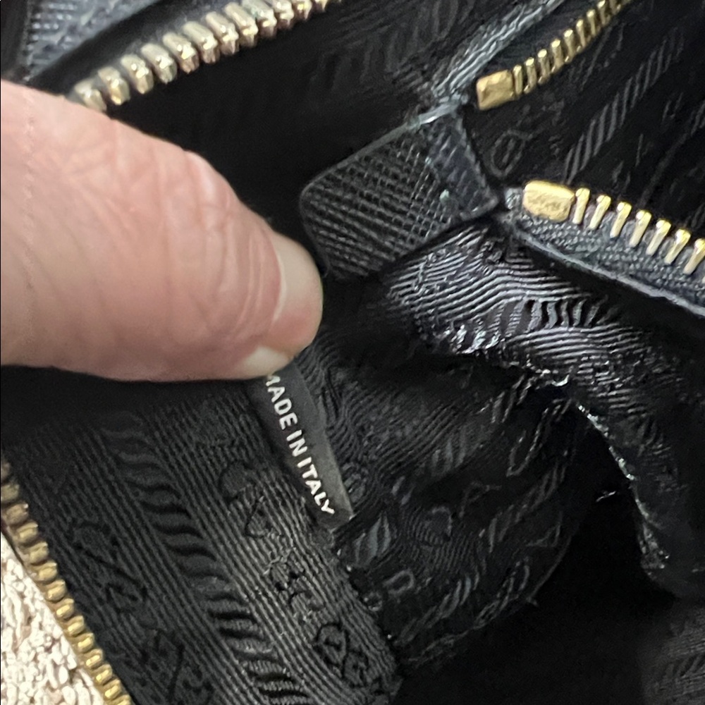 3284 Prada Black Saffiano Leather Tote - Picture 13 of 13